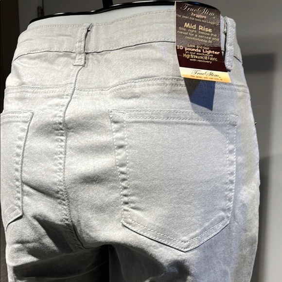 Relaxed Fit Gray Jean Shorts with Cuffed Hem - Picture 8 of 9